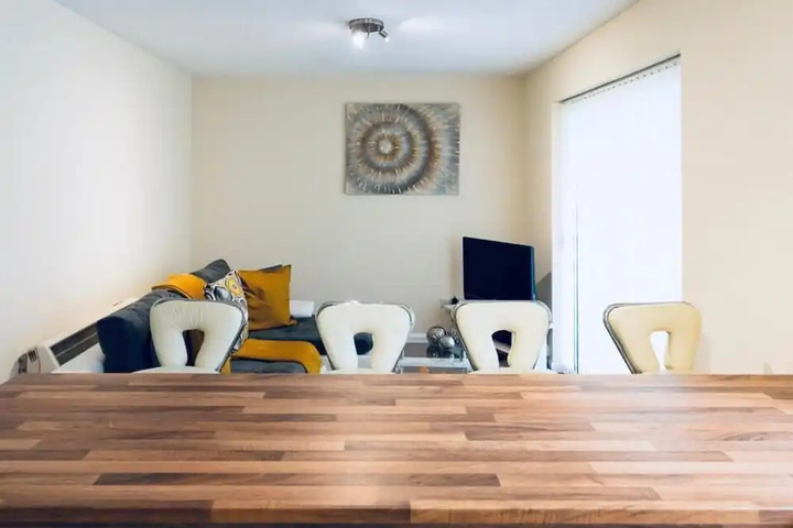 Room 6 of 13
