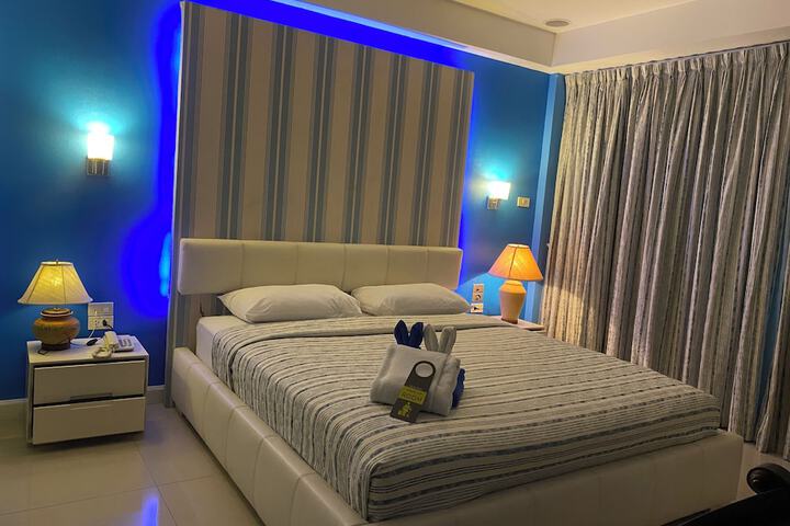 Room 19 of 77