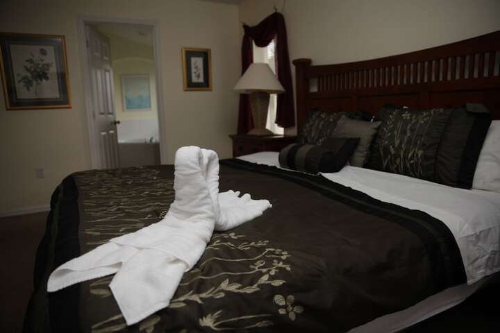 Room 6 of 25