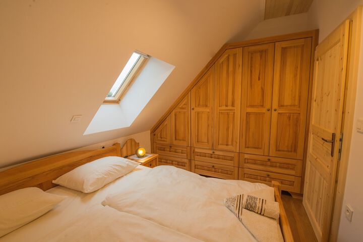 Room 2 of 34