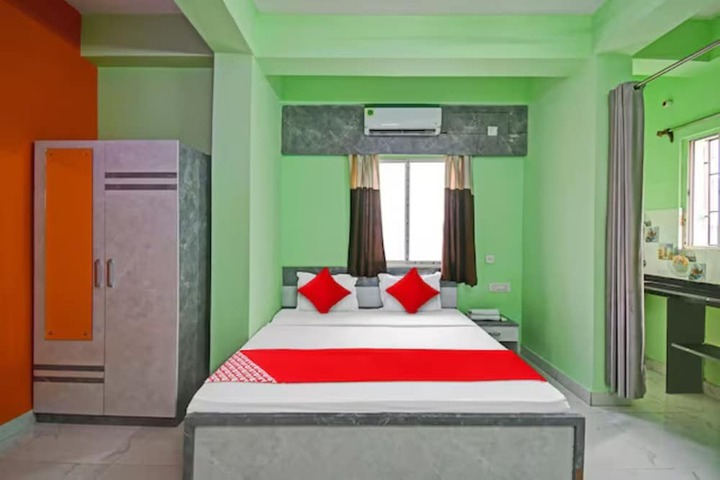 Room 8 of 11
