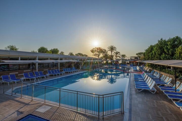 Pool 26 of 121