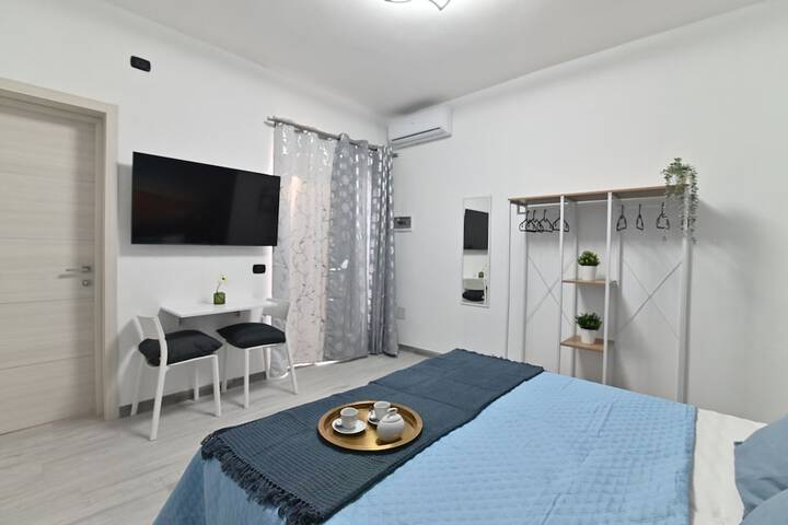 Room 4 of 20