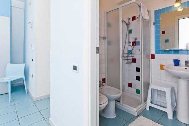 Room 17 of 27
