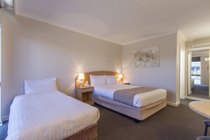 Room 9 of 35