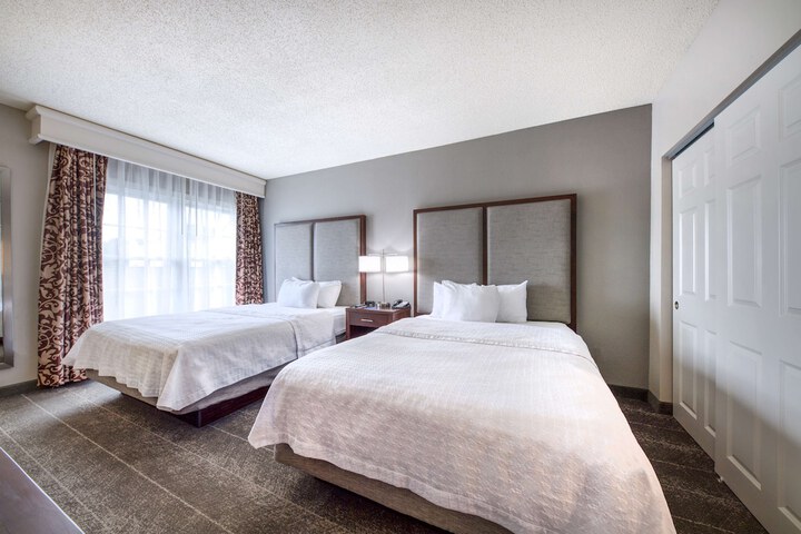2 Queen Beds 1 Bedroom Suite (43 of 52)
