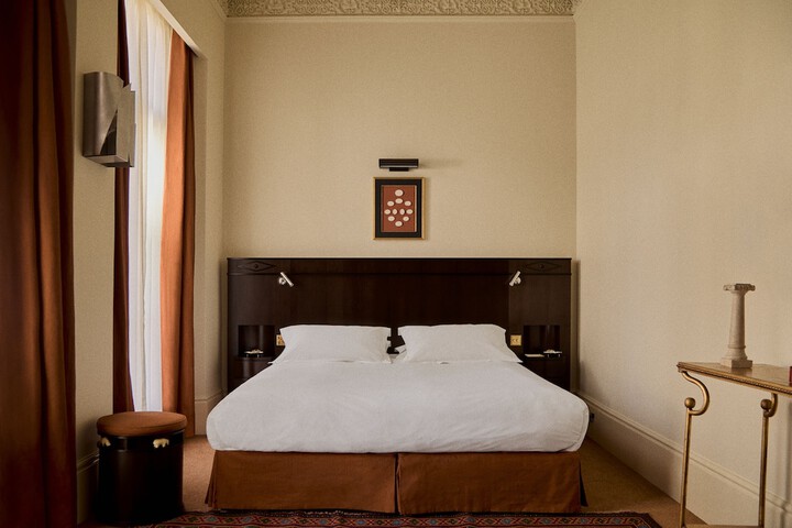 Room 18 of 36
