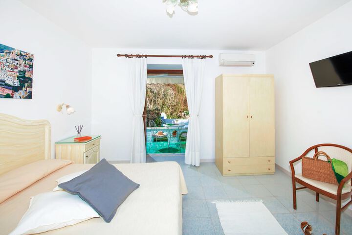 Room 25 of 139