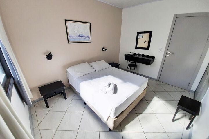 Room 11 of 40