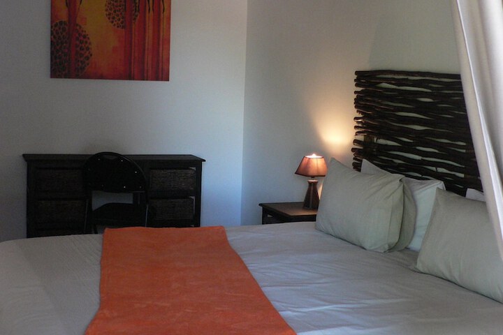 Room 5 of 62