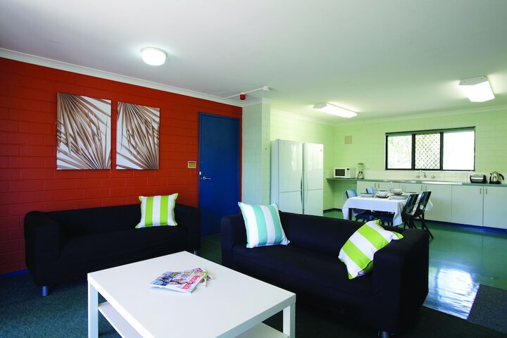 Room 6 of 15