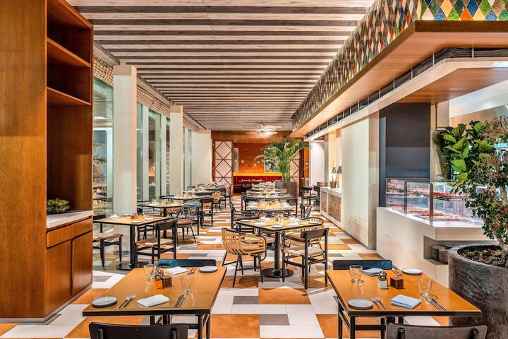 Dining 98 of 126