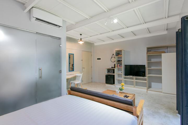 Room 25 of 80