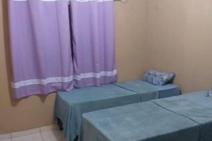 Room 4 of 10