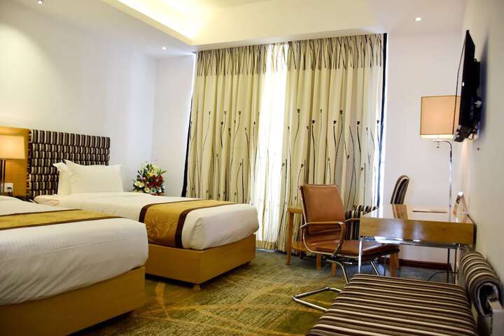 Room 53 of 100
