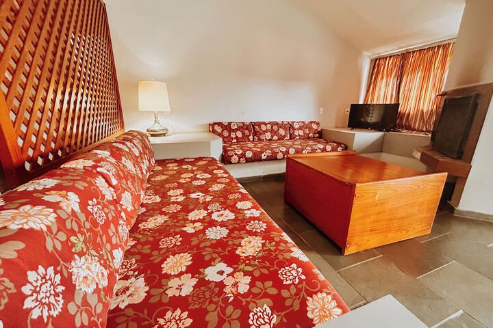 Room 11 of 61