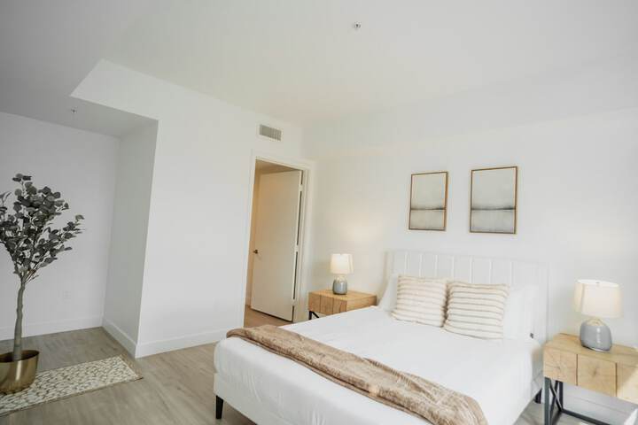 Room 12 of 36