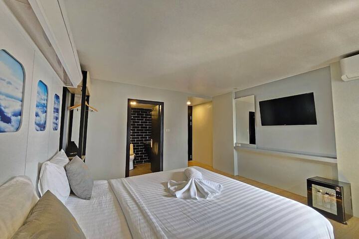 Room 13 of 49