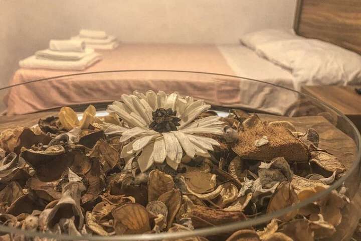 Room 4 of 27