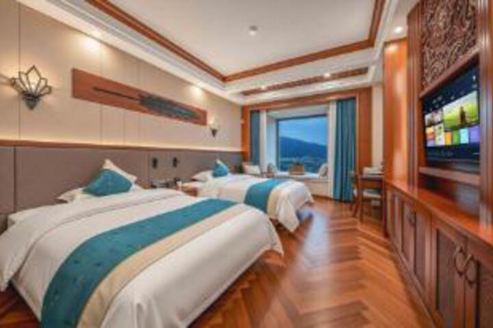 Room 14 of 16