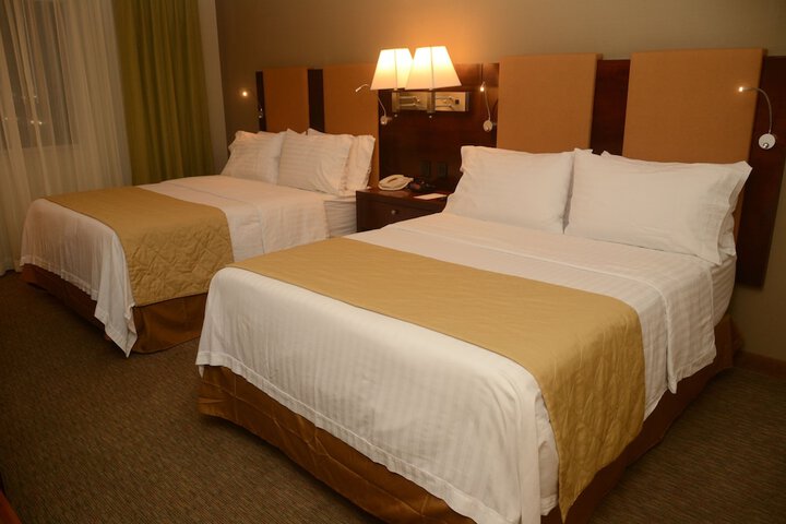 Room 5 of 111