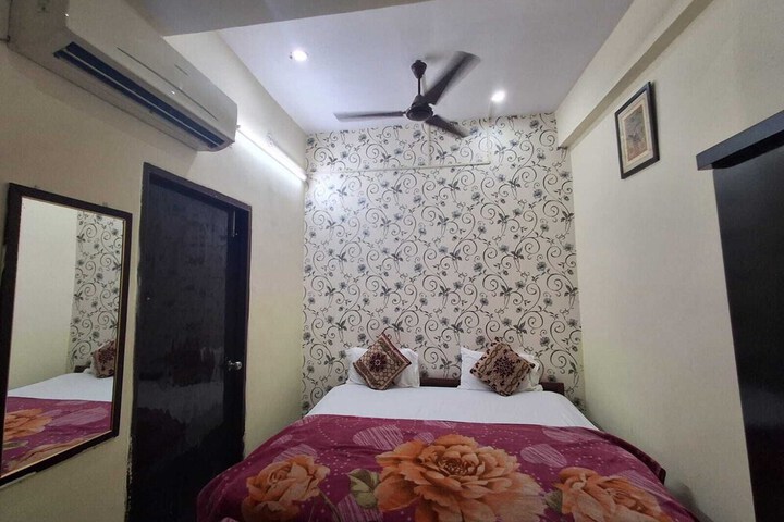 Room 4 of 35