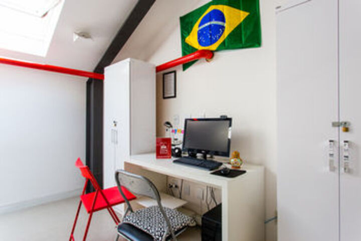 Room 15 of 34
