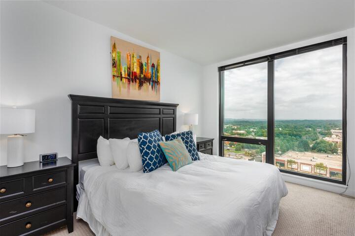 Room 28 of 208