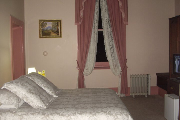 Room 16 of 34