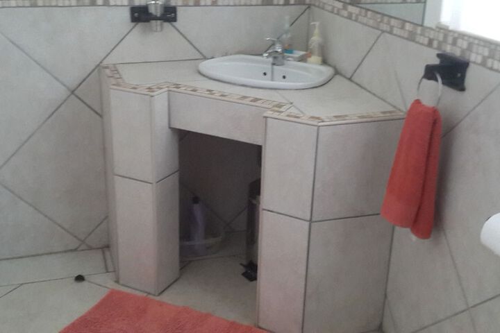 Room 12 of 20