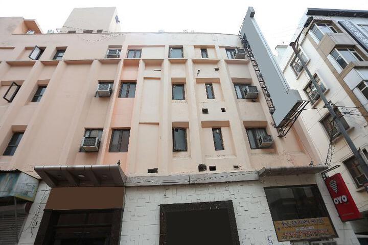 Fabexpress Welcome Palace Near New Delhi Railway Station