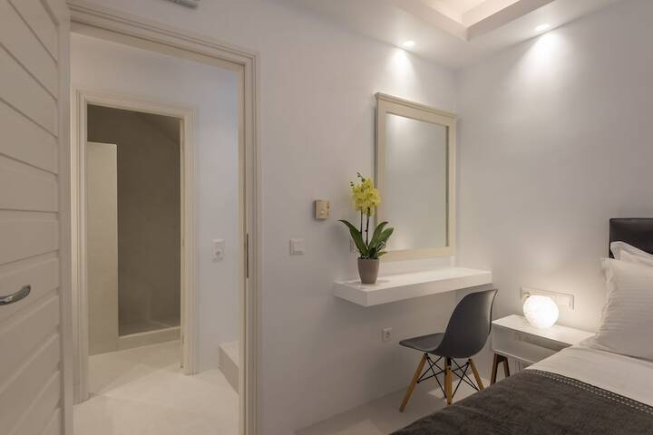 Room 29 of 184