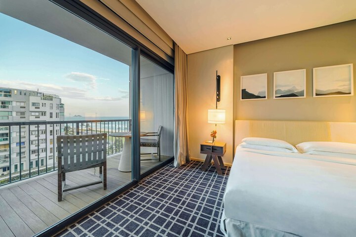 Room 55 of 137