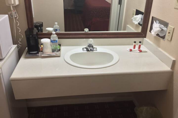Bathroom sink