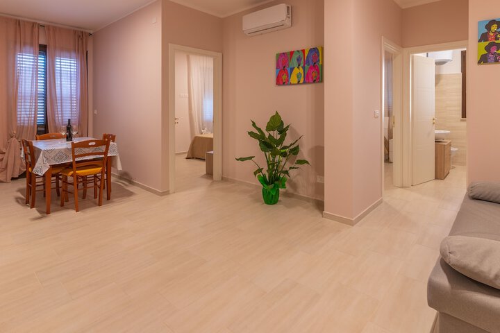 Room 13 of 19