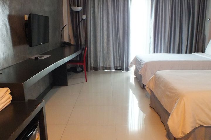 Room 13 of 44