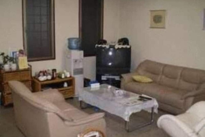 Room 8 of 14
