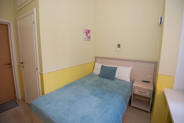 Room 14 of 75