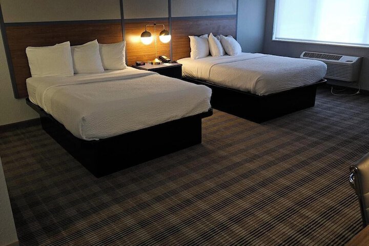 2 Queen Beds (3 of 22)