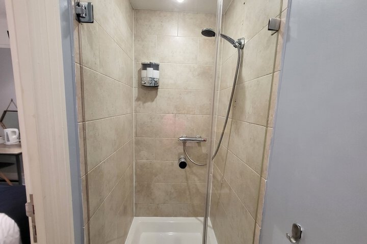 Room 105 of 117