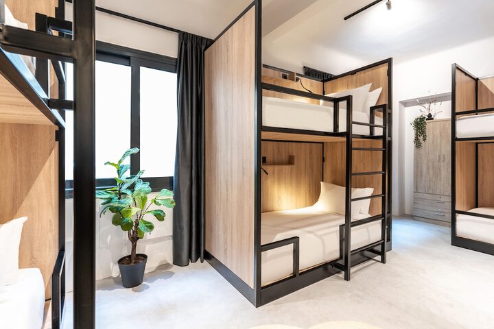 Room 60 of 82