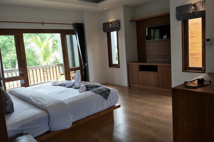 Room 26 of 101