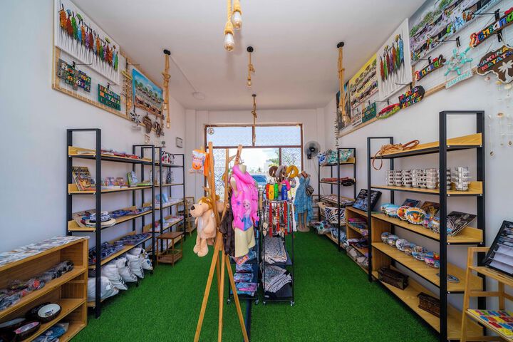 Gift Shop 72 of 116