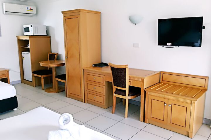 Room 28 of 63