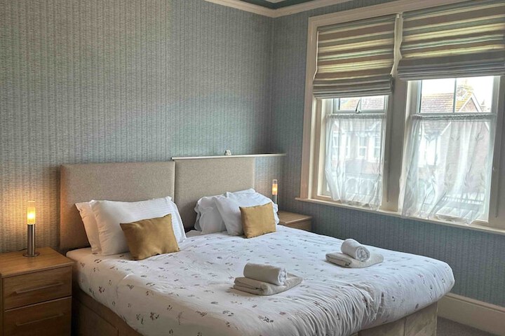 Room 15 of 36