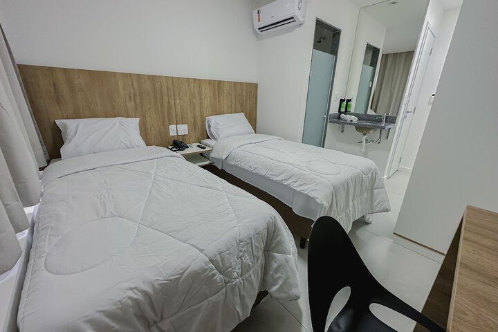 Room 10 of 29
