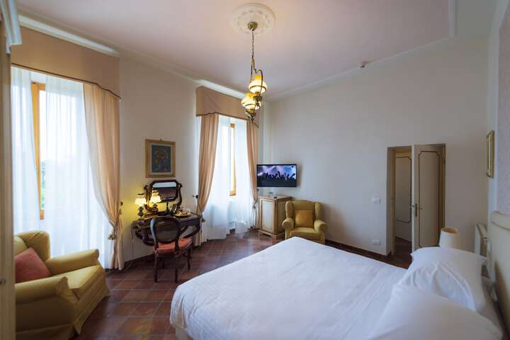 Room 35 of 140