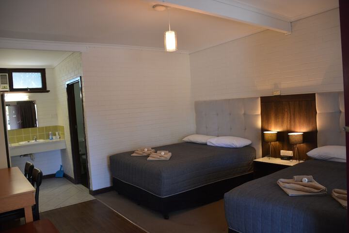 Room 10 of 83