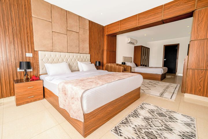 Room 4 of 26
