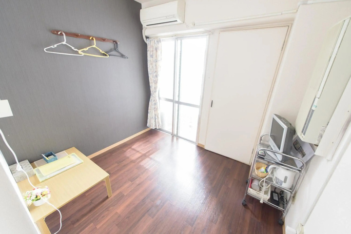 Room 3 of 12
